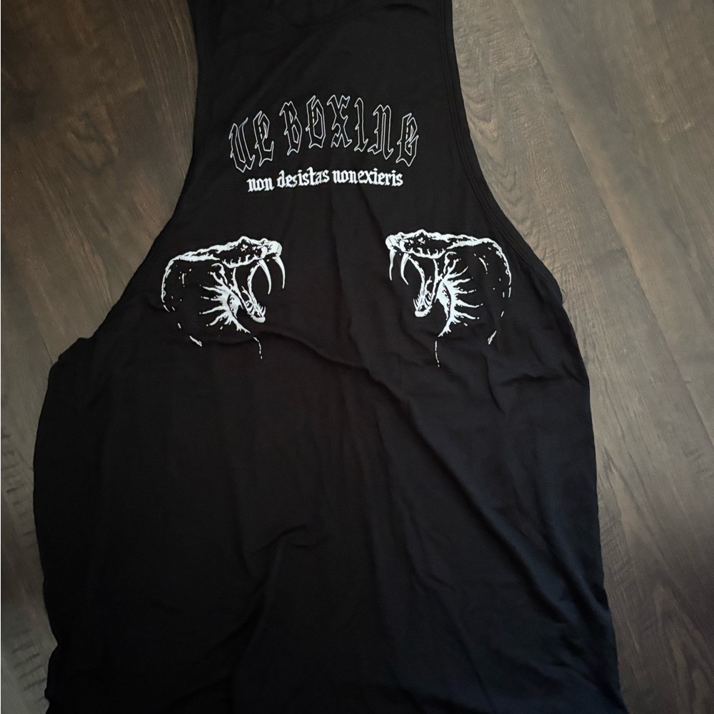 ONE OF ONE UC BOXINGBlack Graphic Tank Top with Snake Design